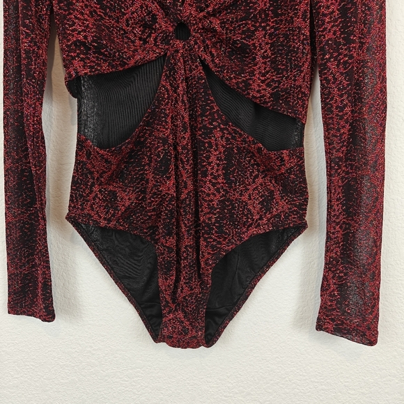 Desigual NWT Slim Fit Long Sleeve Cut Out V-neck Metallic Red Bodysuit Size M - Picture 8 of 15